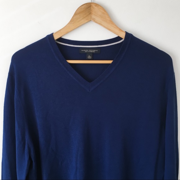 NEW Banana Republic Cashmere Silk Sweater - Picture 3 of 7